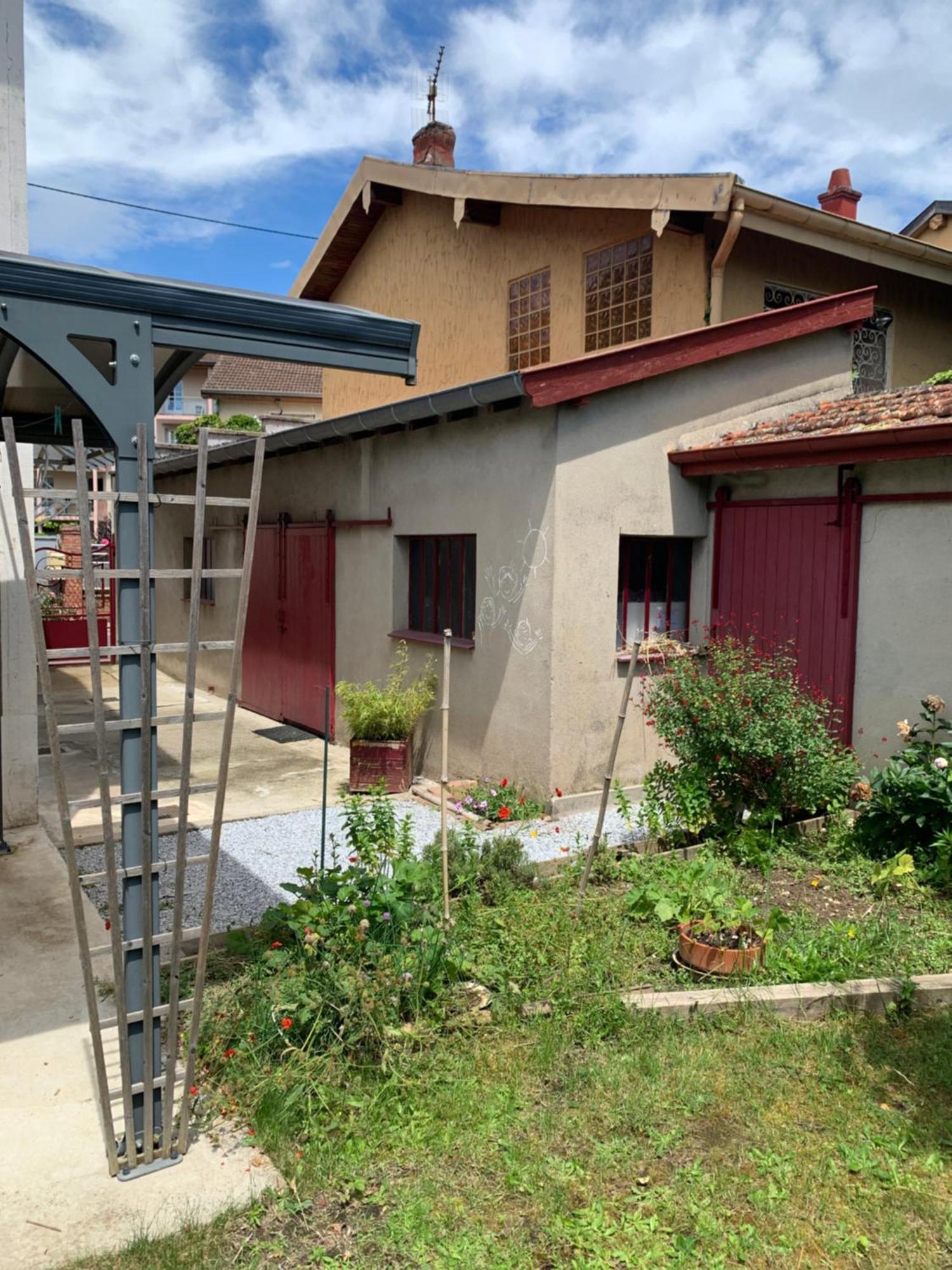 Ibis Rouge Villa Villars-les-Dombes Exteriör bild